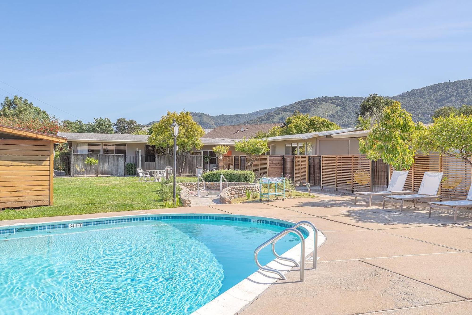 Hotel Contenta Carmel Valley